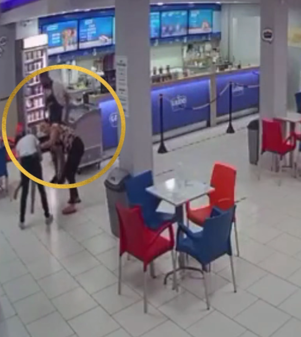 Trabajadora de heladería salvó a niña que se atragantó con chocolate
