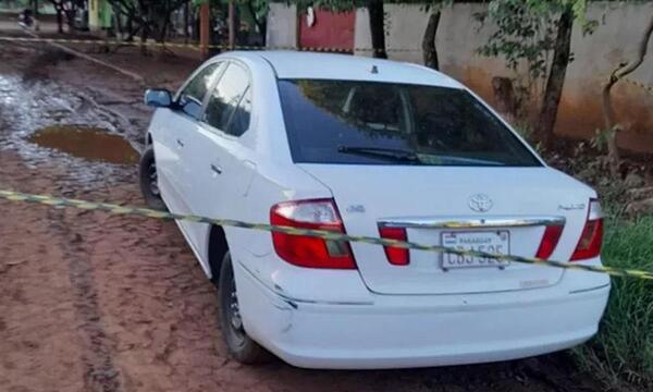 Asaltantes se olvidan del dinero robado en coche abandonado en Ciudad del Este – Prensa 5