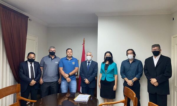 Prieto se burla de profesionales al nombrar a funcionario público como Director de Educación