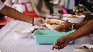 "Ahora solo les doy pororó con jugo": comedor de niños pide socorro