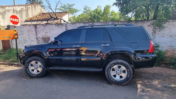 Policía halla rastros de sangre en camioneta del ruso desaparecido en Emboscada