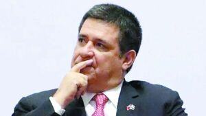 Horacio Cartes investigado está a disposición de fiscales