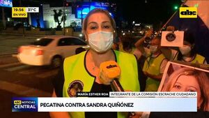 Pegatinas contra Sandra Quiñónez - ABC Noticias - ABC Color