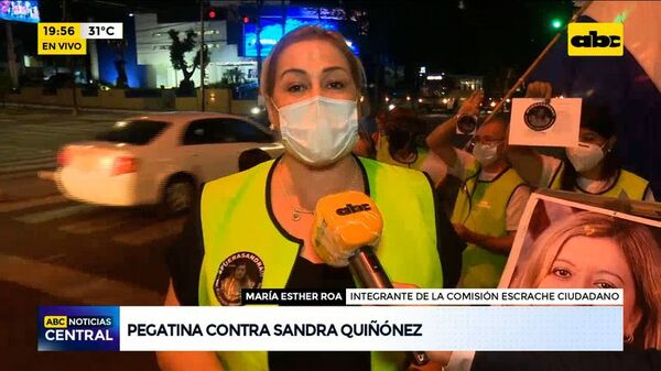 Pegatinas contra Sandra Quiñónez - ABC Noticias - ABC Color