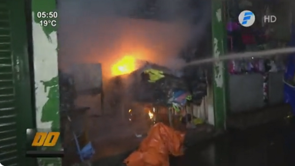Nuevo incendio afecta a parte del Mercado 4