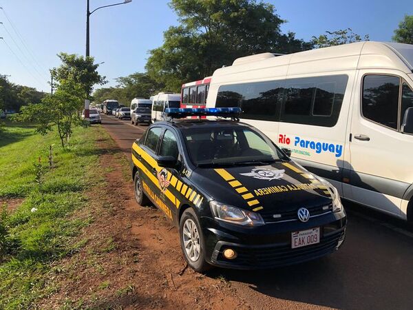 Manifestación de exobreros genera caos en la ruta PY 07 - ABC en el Este - ABC Color