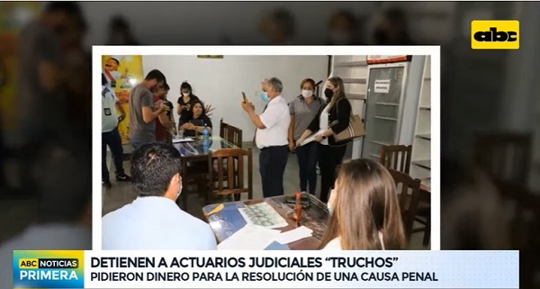 Detienen a actuarios judiciales falsos tras denuncia