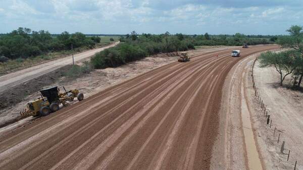 La Ruta de la Leche avanza en el Chaco mediante labores de terraplenado - .::Agencia IP::.