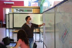 Crónica / Aula Pyahu busca calidad en educación mejorando modelo de formación docente en Paraguay