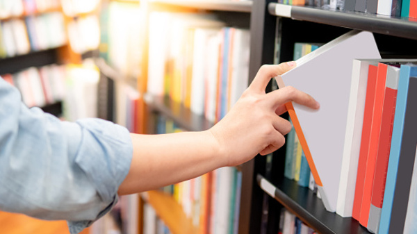 Retorno a clases presenciales aumenta la demanda en librerías