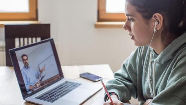 Universidades privadas definirán si clases seguirán siendo virtuales o volverán las presenciales