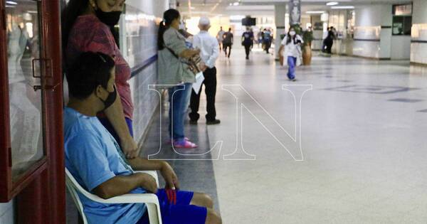La Nación / Disminuyen consultas en Clínicas, pero cantidad de internados sigue siendo alta