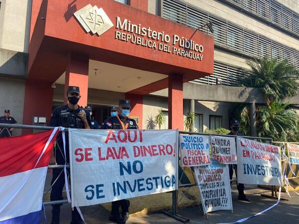 Una vez más exigen que Sandra Quiñónez se aparte de la Fiscalía General - Nacionales - ABC Color