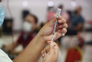 Dinavisa prepara informe sobre eficacia de la vacuna contra COVID en Paraguay - La Primera Mañana - ABC Color