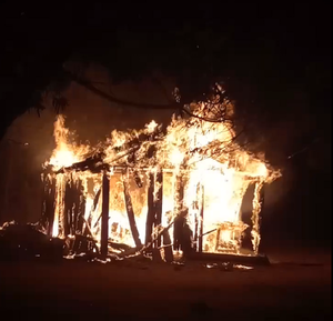 Incendio devora humilde vivienda