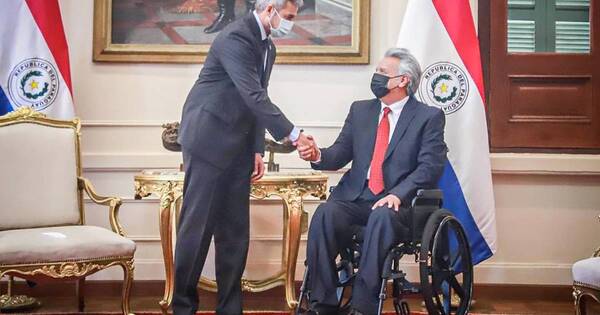 La Nación / Radicado en Paraguay, expresidente ecuatoriano defenderá la causa de los discapacitados