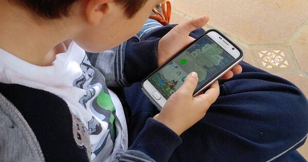 La Nación / Miopía: aconsejan entretener a niños con juegos didácticos en vez de dispositivos electrónicos