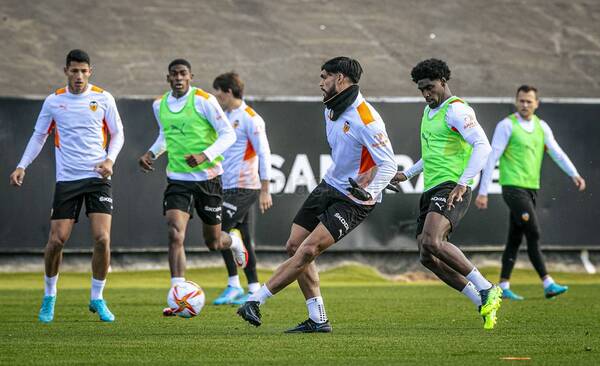 Crónica / Alderete ya está purete y será titular mañana en el Valencia