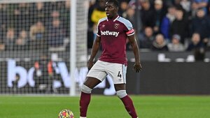 West Ham castiga a Kurt Zouma con 'la mayor multa posible' por maltratar a su gato
