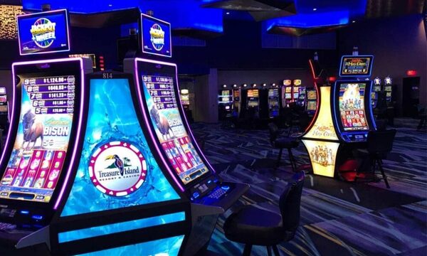 Turista gana US$ 230.000 en tragamonedas pero nunca fue informado debido a un mal funcionamiento en la máquina