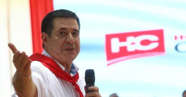La Nación / Ataques a Cartes: No es un problema jurídico o judicial, sino político, afirman abogados defensores