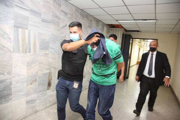 Alemán que se atrincheró y baleó a policías será remitido a la cárcel de Tacumbú