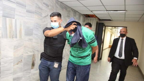 Alemán que se atrincheró y baleó a policías irá a Tacumbú - Noticiero Paraguay