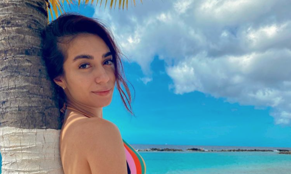 Diario HOY | Stella Martínez cautiva con mucha piel desde Países Bajos