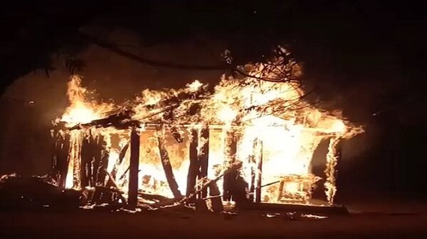 General Artigas: Familia lo pierde todo tras voraz incendio | Noticias Paraguay