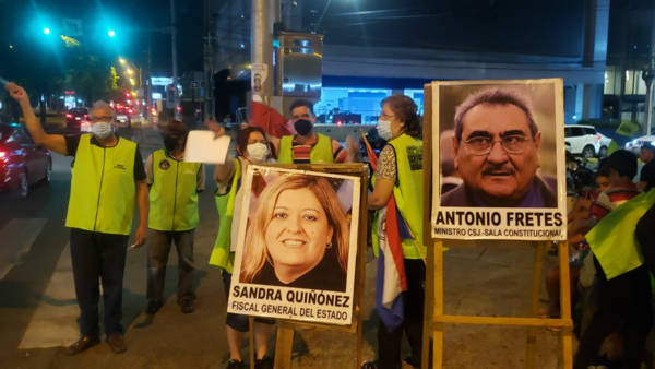 "Estamos hartos", exigen la renuncia de Quiñónez - El Independiente