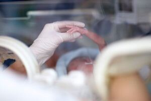 Cuidados y precauciones con bebés prematuros en tiempos de covid - Estilo de vida - ABC Color