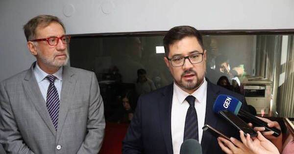 La Nación / “Giuzzio debe responder judicialmente por sus dichos”, advierten abogados