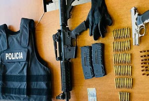 Uruguayo cae con fusil y chalecos antibalas que tenían como destino Asunción - Noticiero Paraguay
