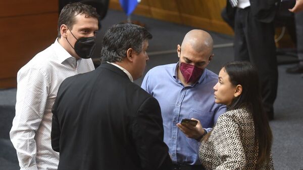 Directiva del Ejecutivo no llega y se desvanece juicio político a fiscala