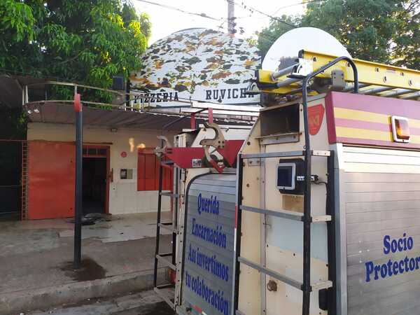 Principio de incendio en local gastronómico causó gran susto a vecinos en B° Pacú Cuá