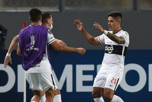 Olimpia debuta ganando, pero le "hizo precio" a César Vallejo