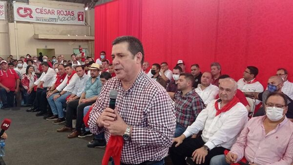 Nueva política de EEUU puede afectar a Cartes, sostiene analista