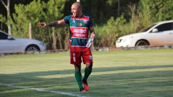Vladimir Marín y un golazo olímpico en el fútbol del interior