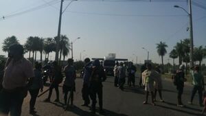 Cierran Puente Remanso para exigir que se nombre titular en el Indi