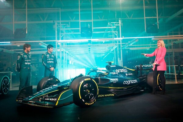 El AMR22 de Vettel y Stroll vio la luz este jueves