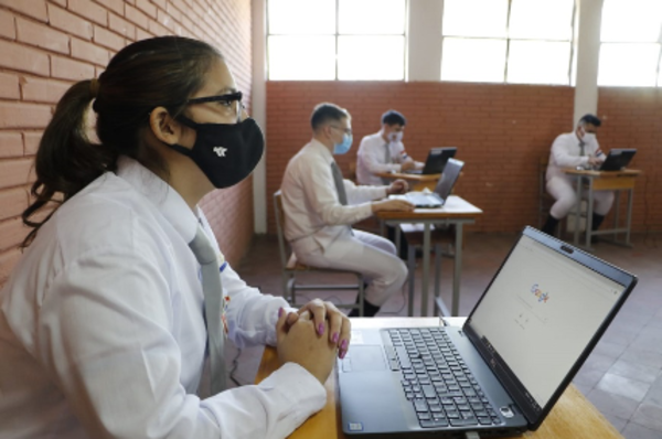 Reducen distanciamiento social en aulas e instan a avanzar en vacunación - El Trueno