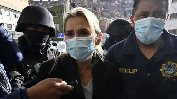 Expresidenta de Bolivia se declara en huelga de hambre