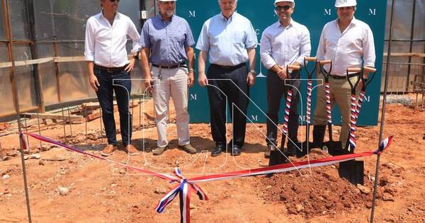 La Nación / Dieron palada inicial a las obras del proyecto casa M