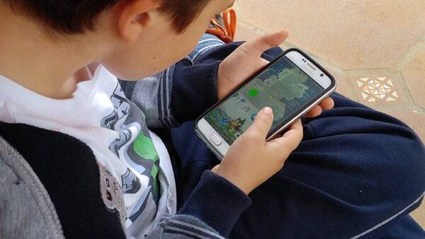 Miopía: aconsejan entretener a niños con juegos didácticos en vez de dispositivos electrónicos - El Observador