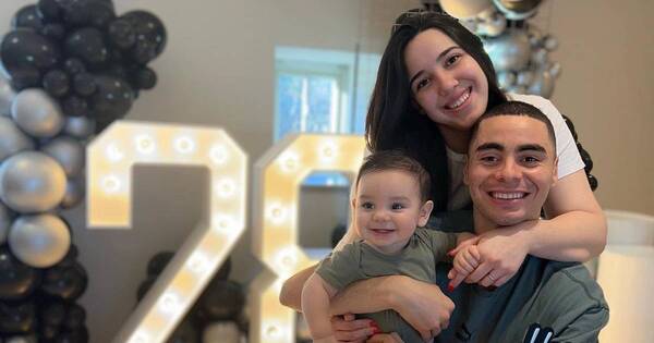 La Nación / Miguel Almirón celebra su cumpleaños número 28 junto con su esposa y su pequeño bebé