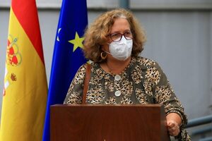 España entrega los primeros visados a jornaleros ecuatorianos del campo - MarketData