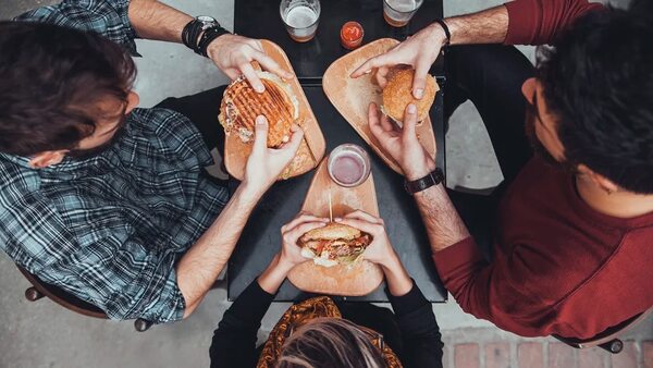| Qué alimentos comer para vivir más años: una dieta saludable aumenta más de una década la expectativa de vida