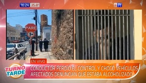 Conductor tomado pierde el control y choca contra vehículos en el microcentro