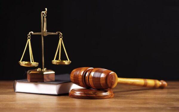 Tribunal de Sentencia absuelve de culpa y pena a sujeto denunciado por abusar de su hijastra