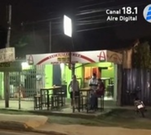 Exconcejal se come tres hamburguesas y huye sin pagar - Paraguay.com